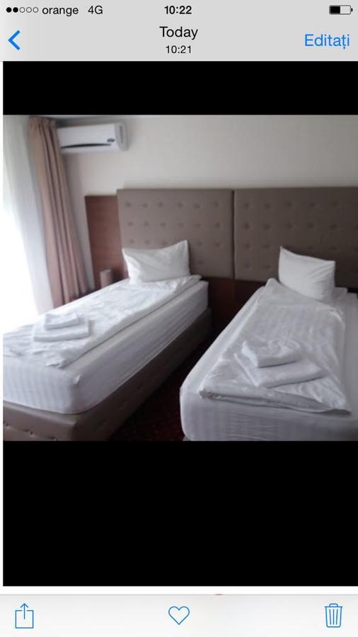 Hotel Dennis Mediaş Extérieur photo